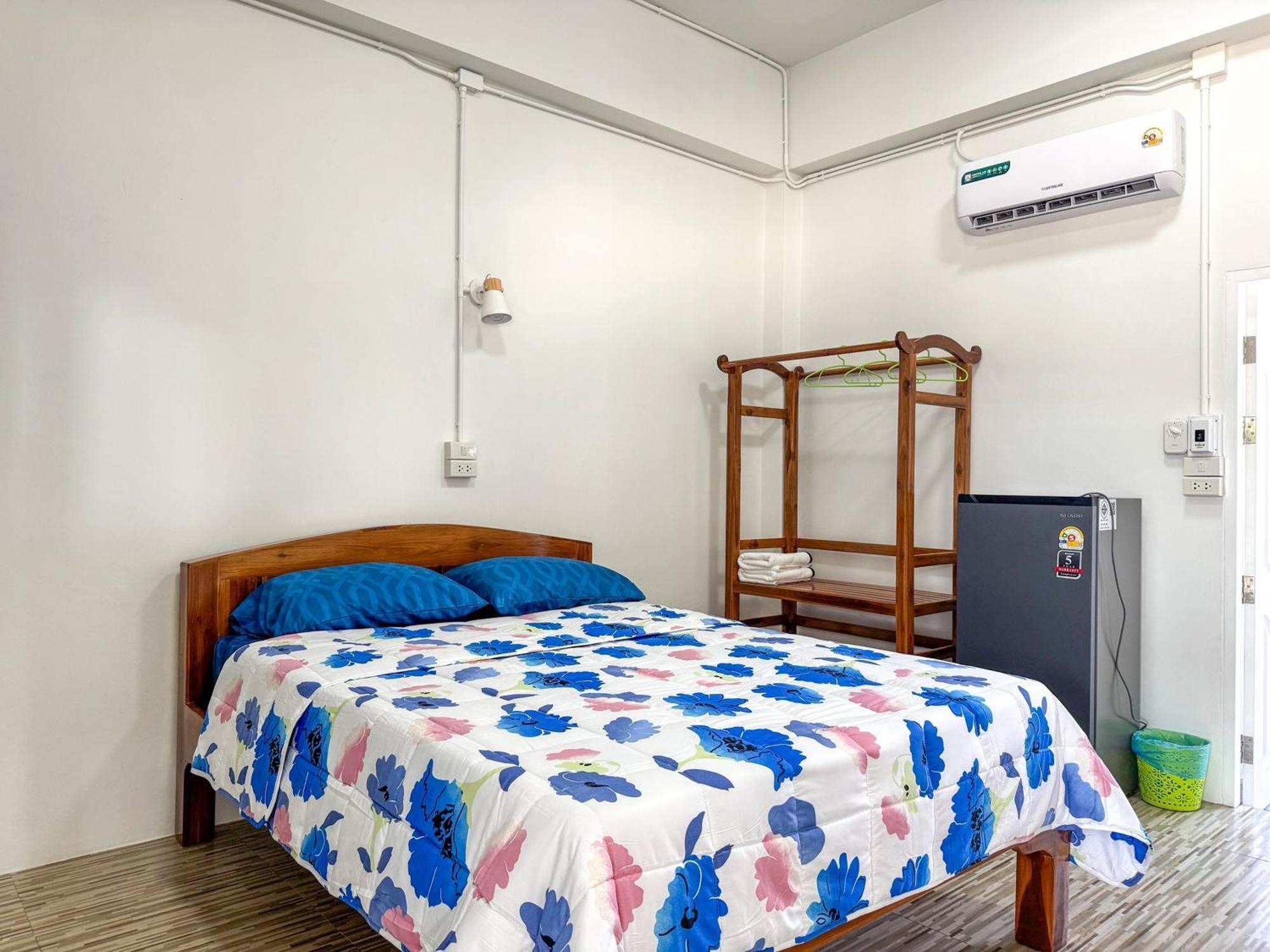 Jira Hotel Lampang Exterior photo